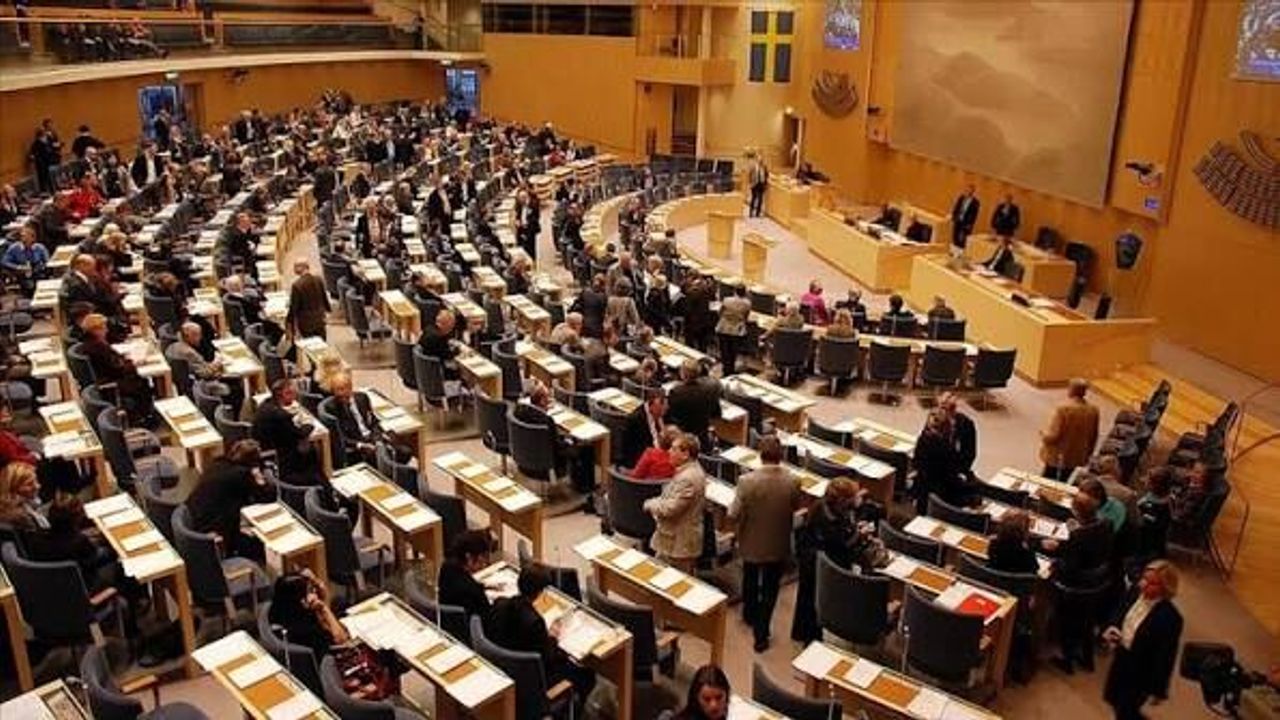 İsveç parlamentosunda azınlık hükümeti için 15 Ekim'de oylama yapılacak