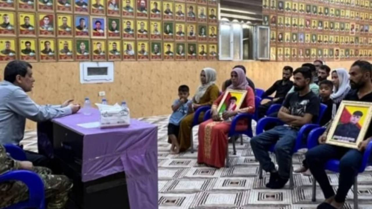 Mazlum Abdi Kobani Cezaevi'ndeki yangında ölenlerin aileleriyle görüştü