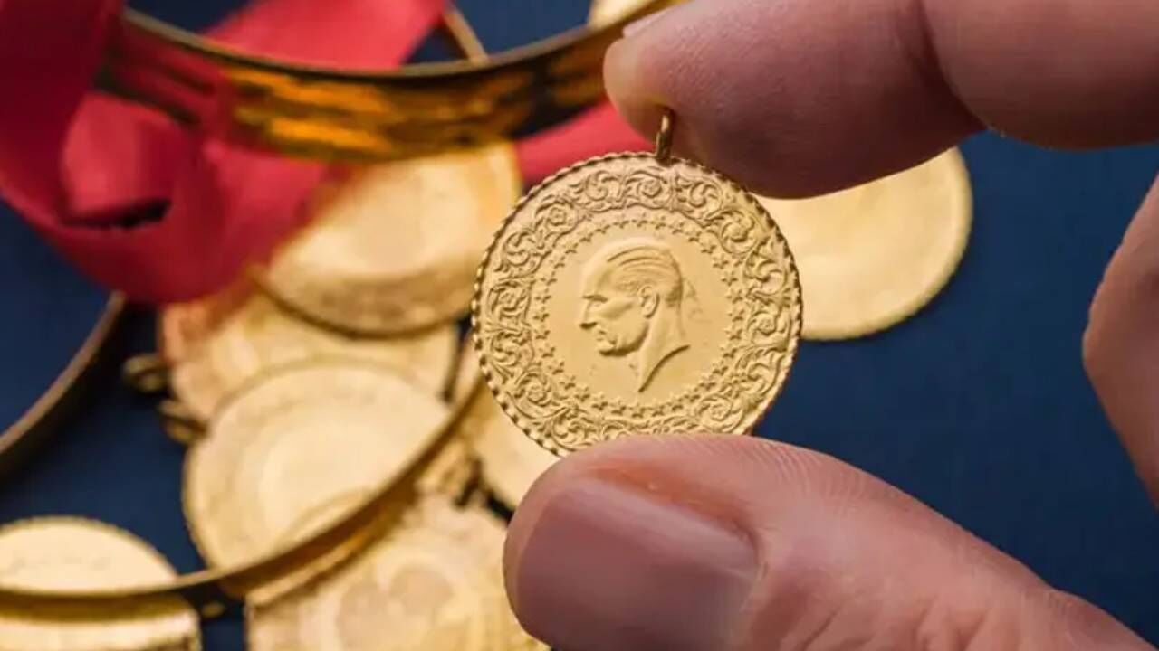 Ons altın doların zayıflamasıyla 15 Mayıs'tan bu yana en yüksek seviyeye çıktı