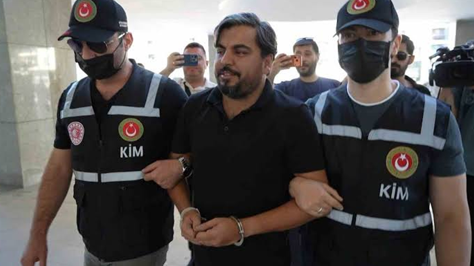 YouTuber Arif Kocabıyık yurt dışına kaçmaya teşebbüs ettiği gerekçesiyle tutuklandı