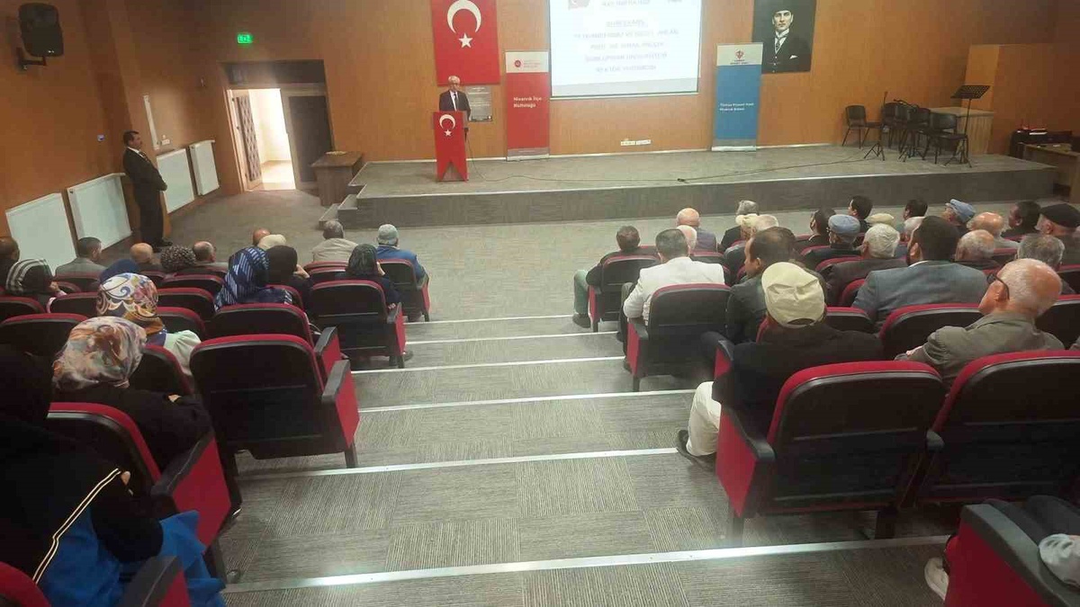 Hisarcık'ta Mevlid-i Nebi kapsamında güzel ahlak konferansı düzenlendi