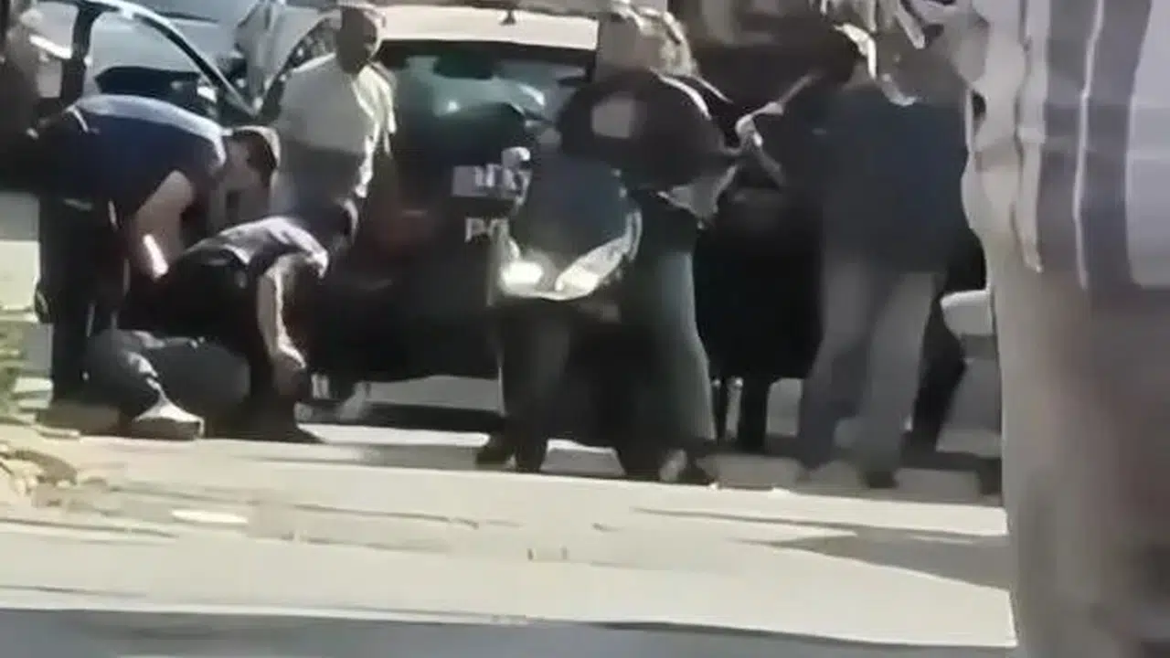 Şişli'de uyuşturucuyla yakalanan iki şüphelinin 60 suç kaydı çıktı