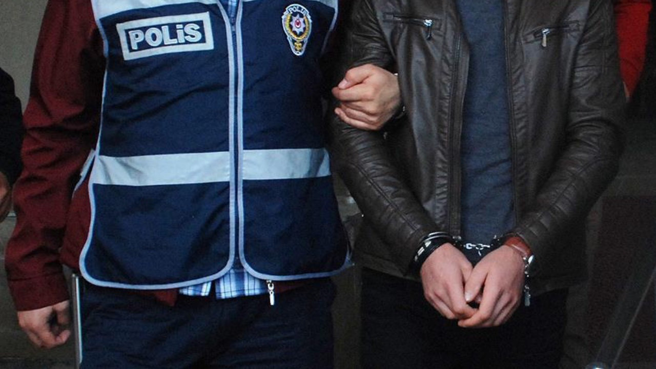Manisa'da uyuşturucu sevkiyatına darbe: 57 bin hap ve nakit ele geçirildi