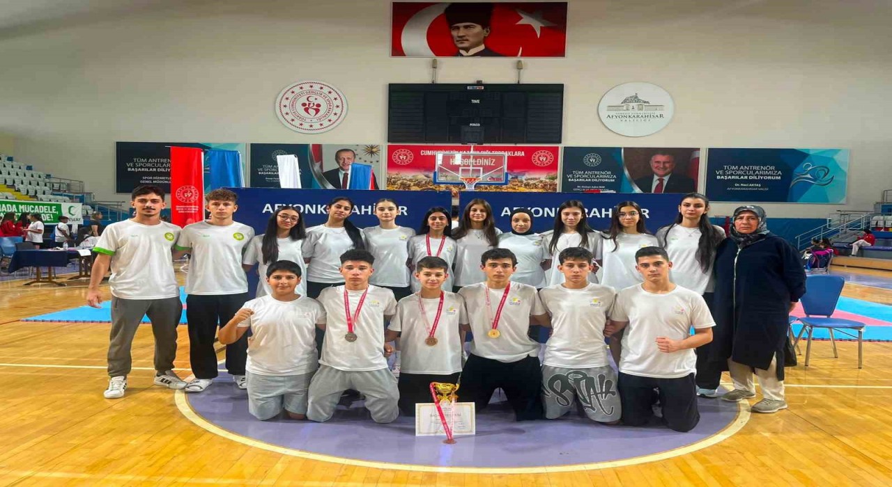 Manisalı judocular Türkiye şampiyonalarında madalyalarla döndü