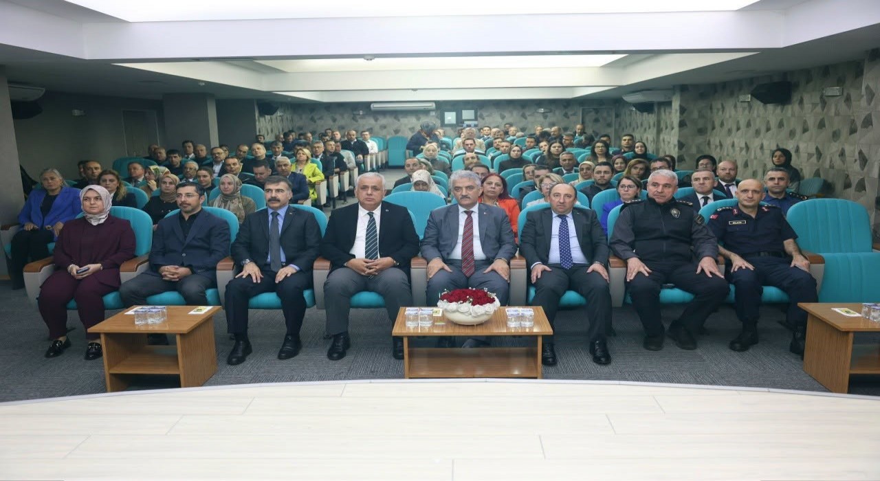 Düzce'de Osmanlı Türkçesi eğitimi protokolüne yönelik bilgilendirme yapıldı