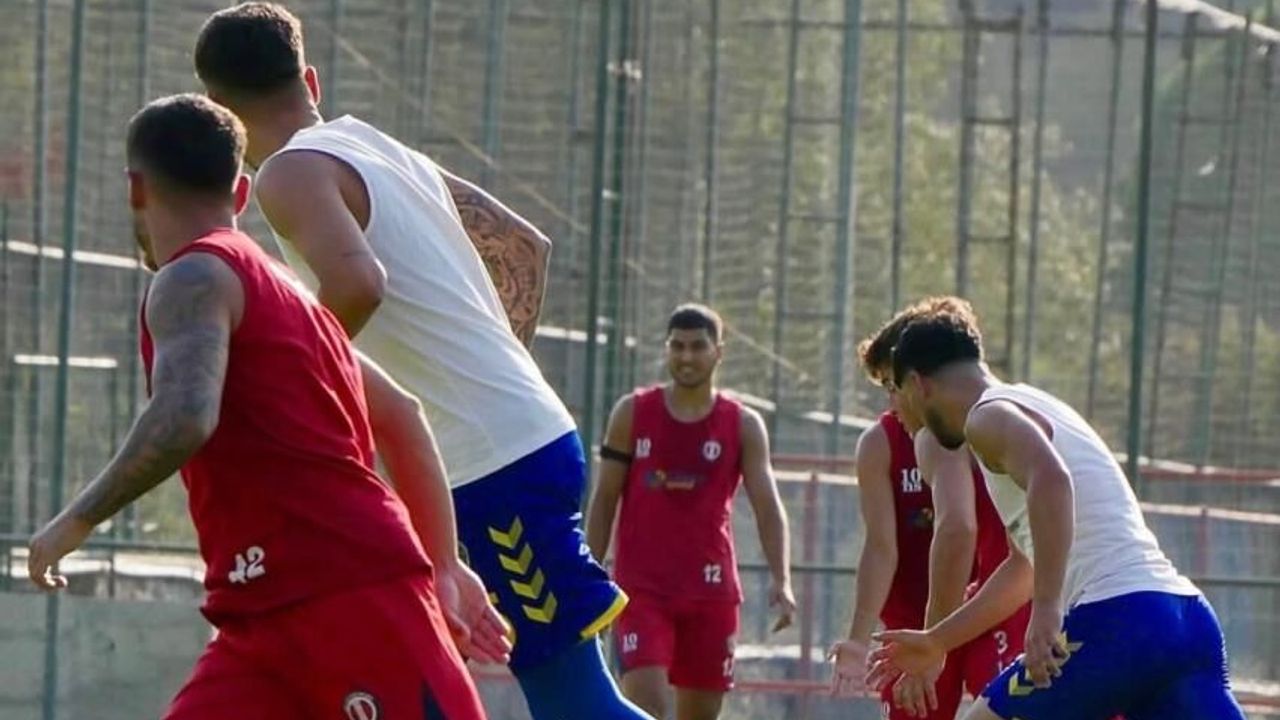 Bucaspor 1928, transfer yasağı nedeniyle altyapı oyuncularıyla hazırlıklarını sürdürüyor