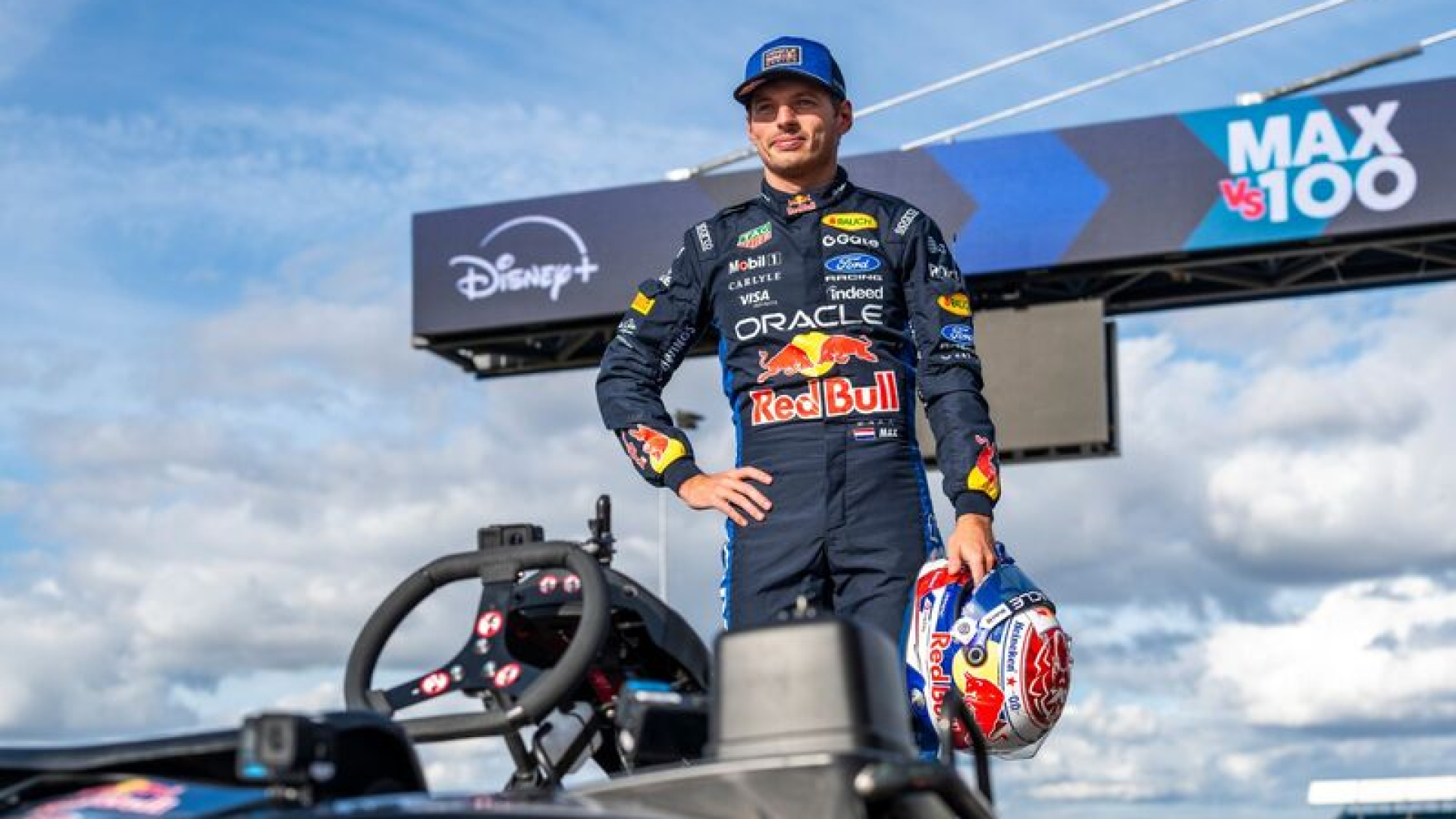 Max Verstappen 100 amatör sürücüyü 14 turda geride bıraktı