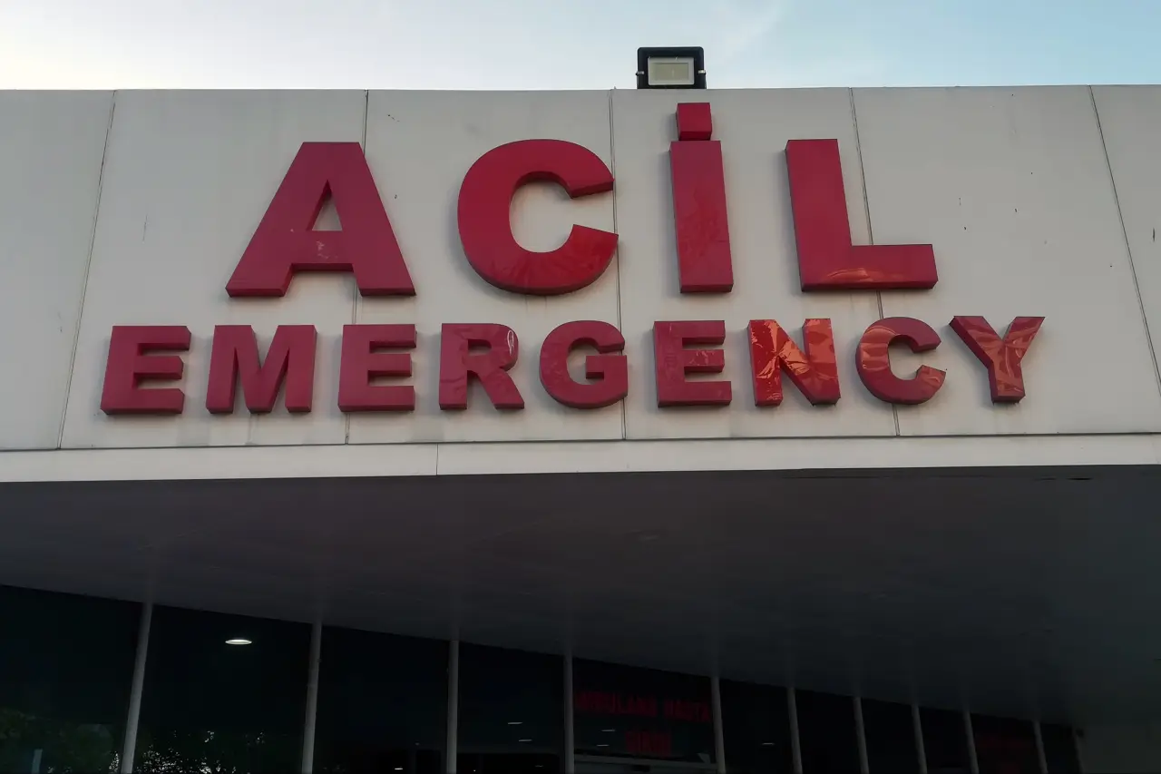Üç ilde zehirlenme şüphesiyle 87 öğrenci hastaneye kaldırıldı