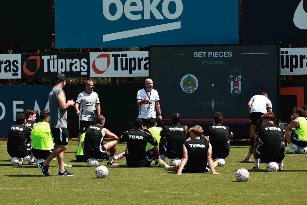 Alanyaspor, Beşiktaş maçı öncesi son antrenmanını gerçekleştirdi
