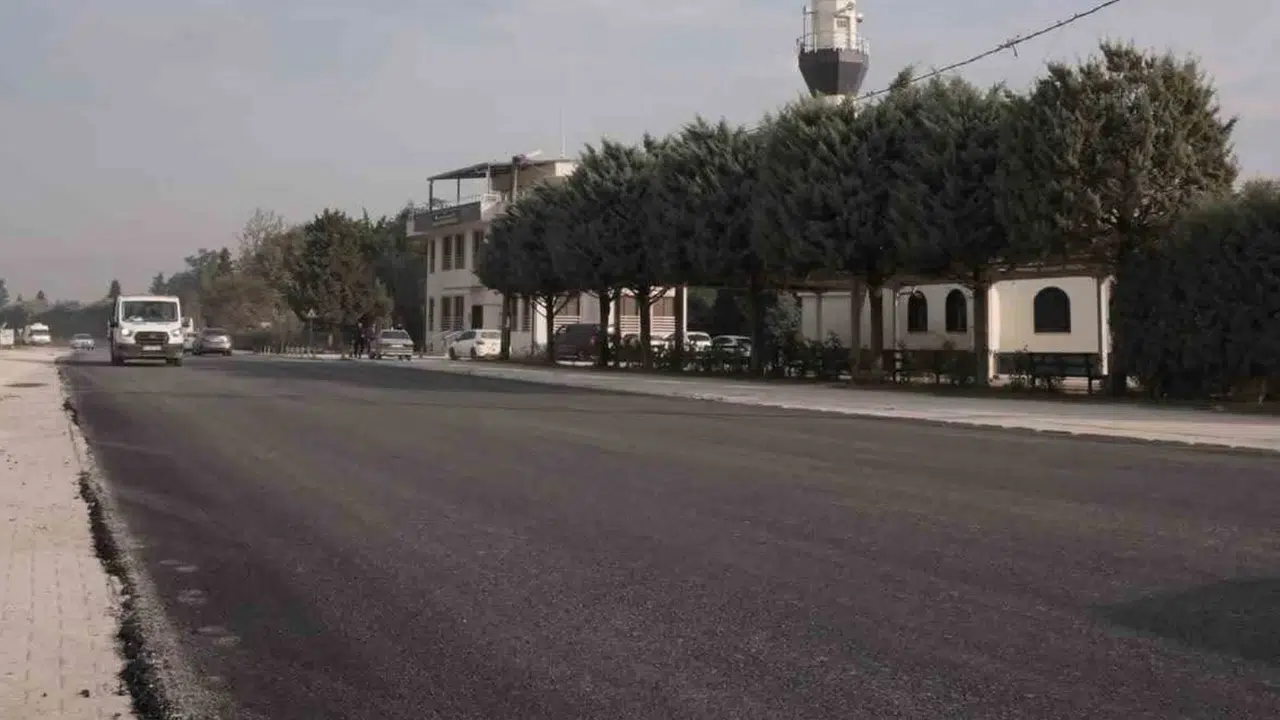 Düzce Gazhane Caddesi'nde 800 metrelik asfalt serim çalışması tamamlandı