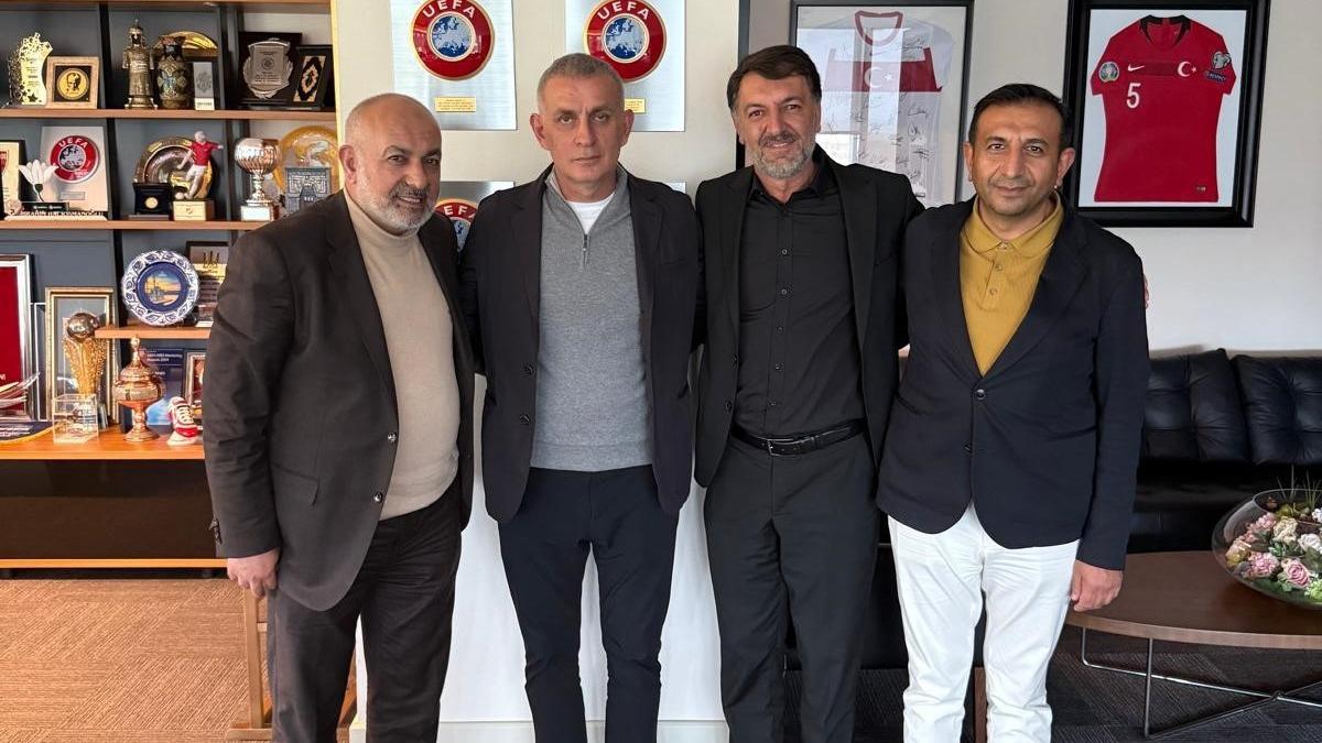 Kayserispor yönetimi TFF Başkanı Hacıosmanoğlu'nu ziyaret etti