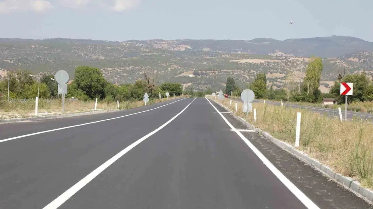 Vali Işın Emet-Simav karayolu yapım çalışmalarını yerinde denetledi