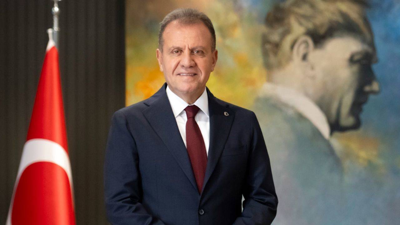Mersin Büyükşehir Belediye Başkanı Vahap Seçer'in ifadesi alınmaya başlandı