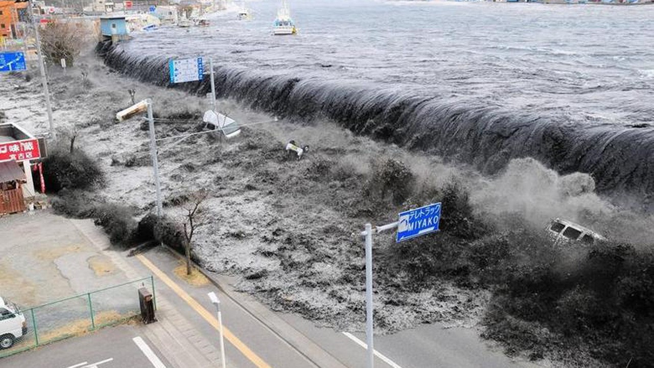 Japonya'da şiddetli yağışlar nedeniyle 394 bin kişiye tahliye uyarısı yapıldı
