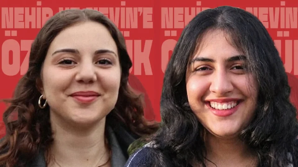 Bakan Tekin'i protesto eden iki öğrenci tutuklandı
