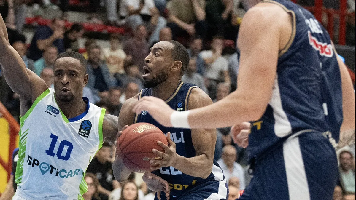 Tofaş, Napoli deplasmanında uzatmalarda 105-101 mağlup oldu