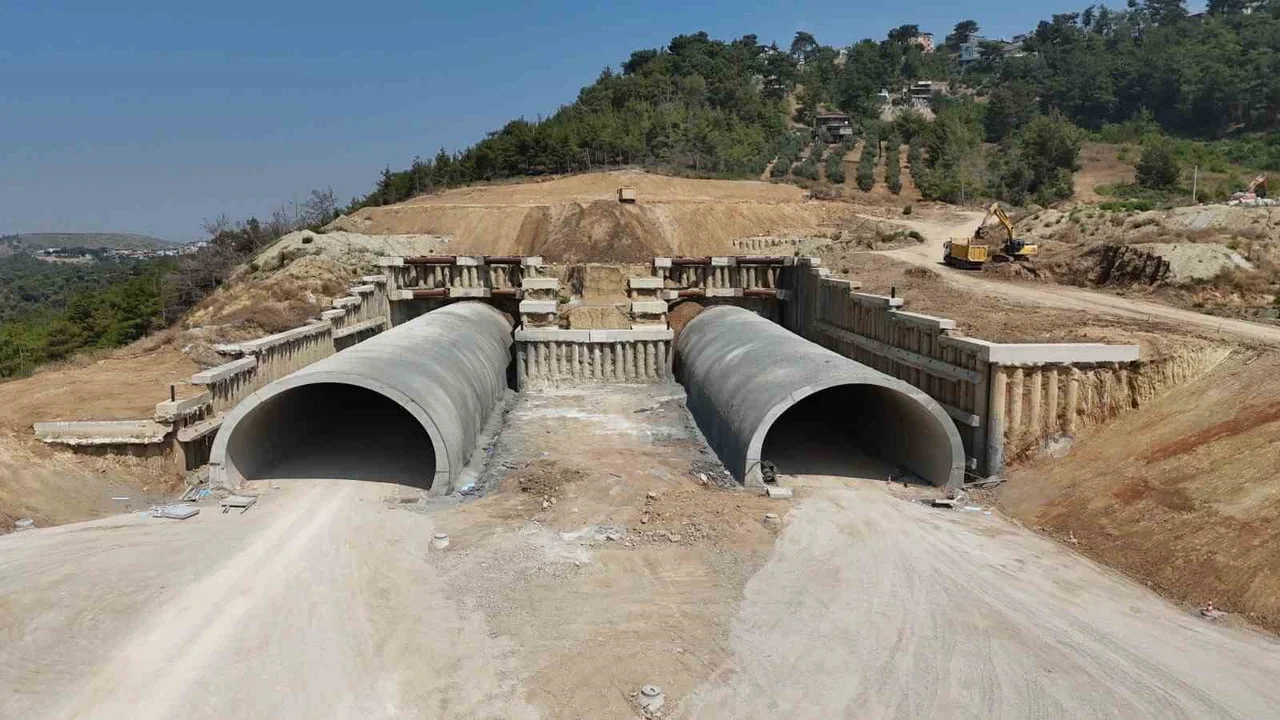 Hatay'da Belen-Topboğazı Tüneli ve otoyol projesinde çalışmalar sürüyor