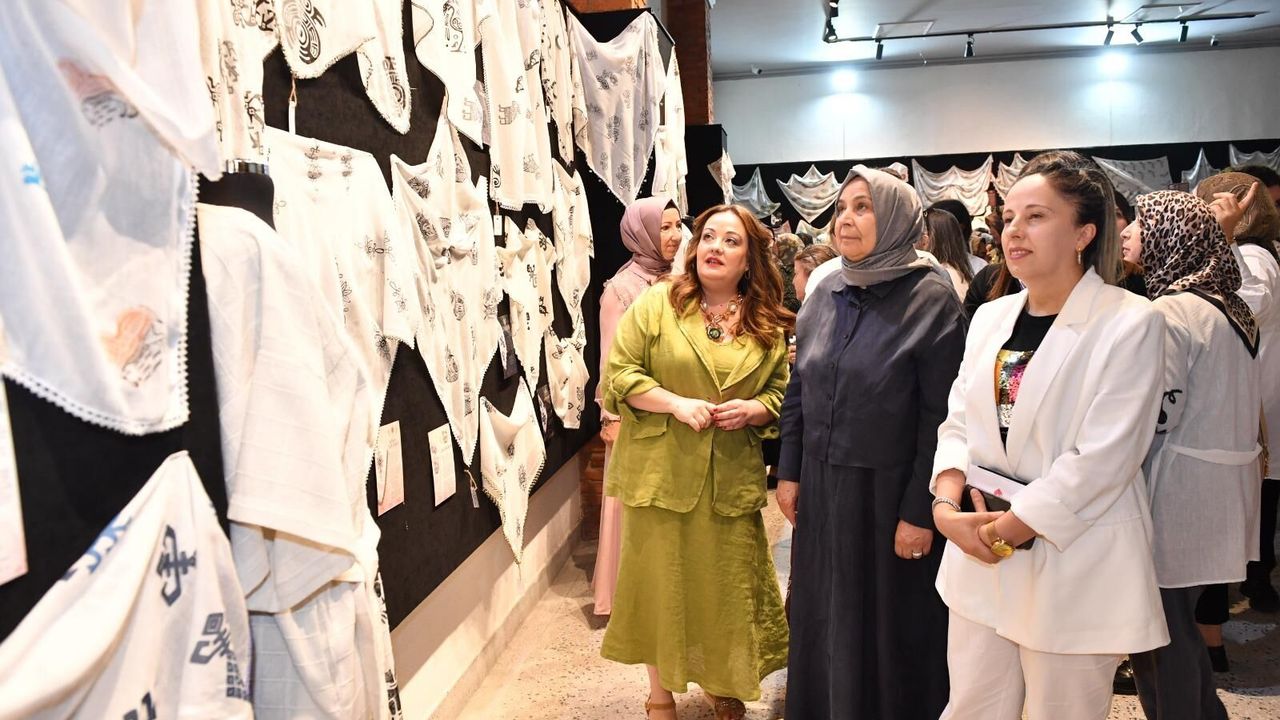 Ankara'da kadınların hazırladığı yazmacılık sergisi açıldı