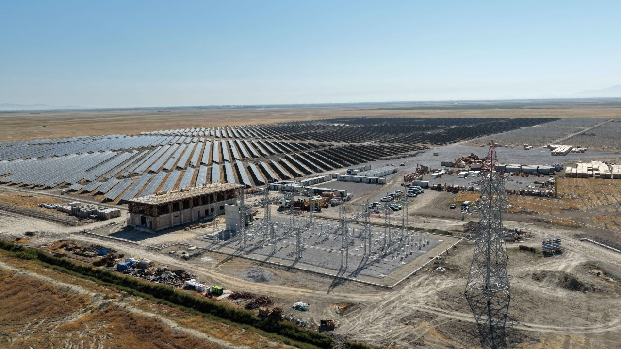 Konya'da 2,5 milyar liralık güneş enerjisi santrali projesi sürüyor