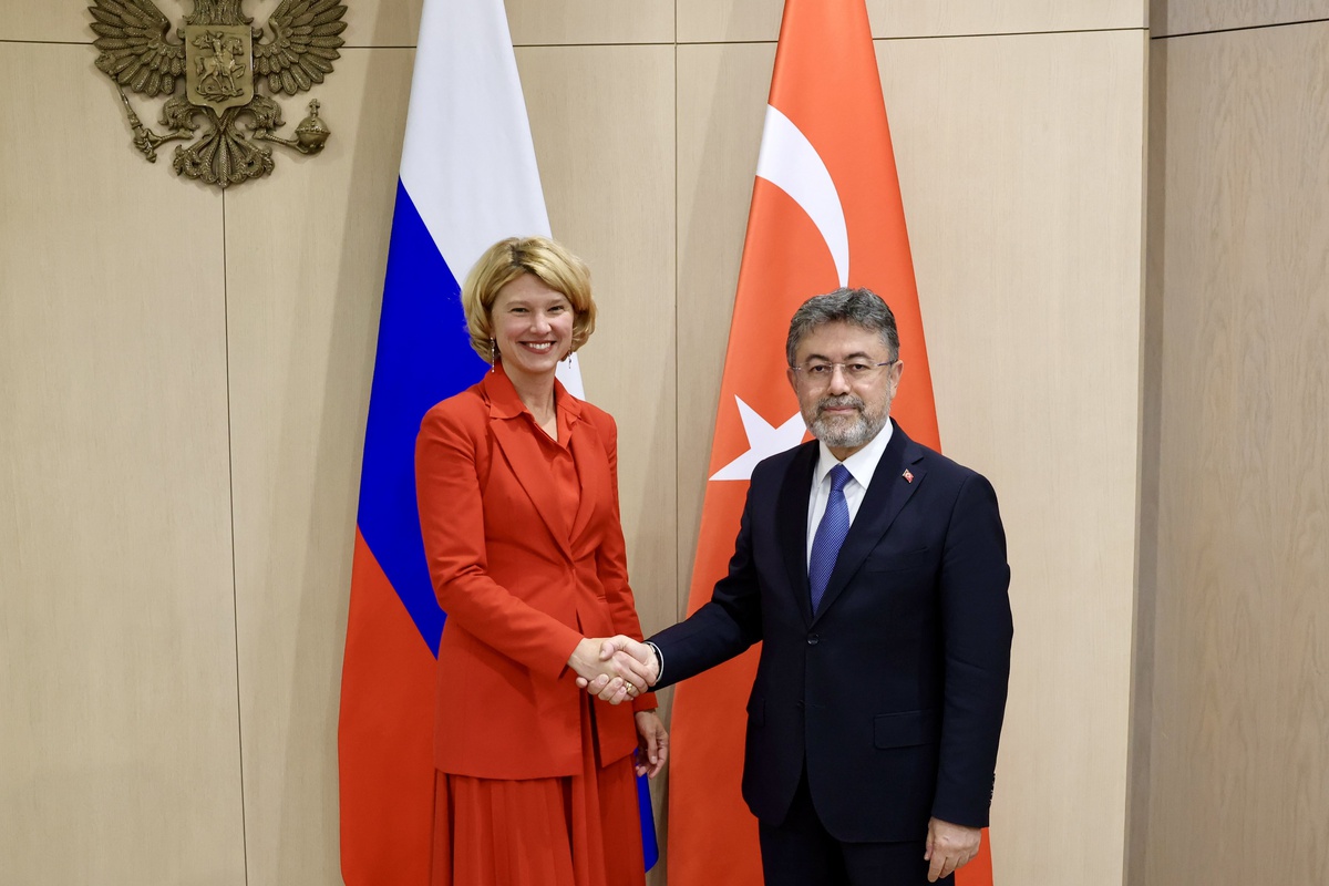 Bakan Yumaklı ile Rus mevkidaşı Lut tarımsal iş birliğini görüştü