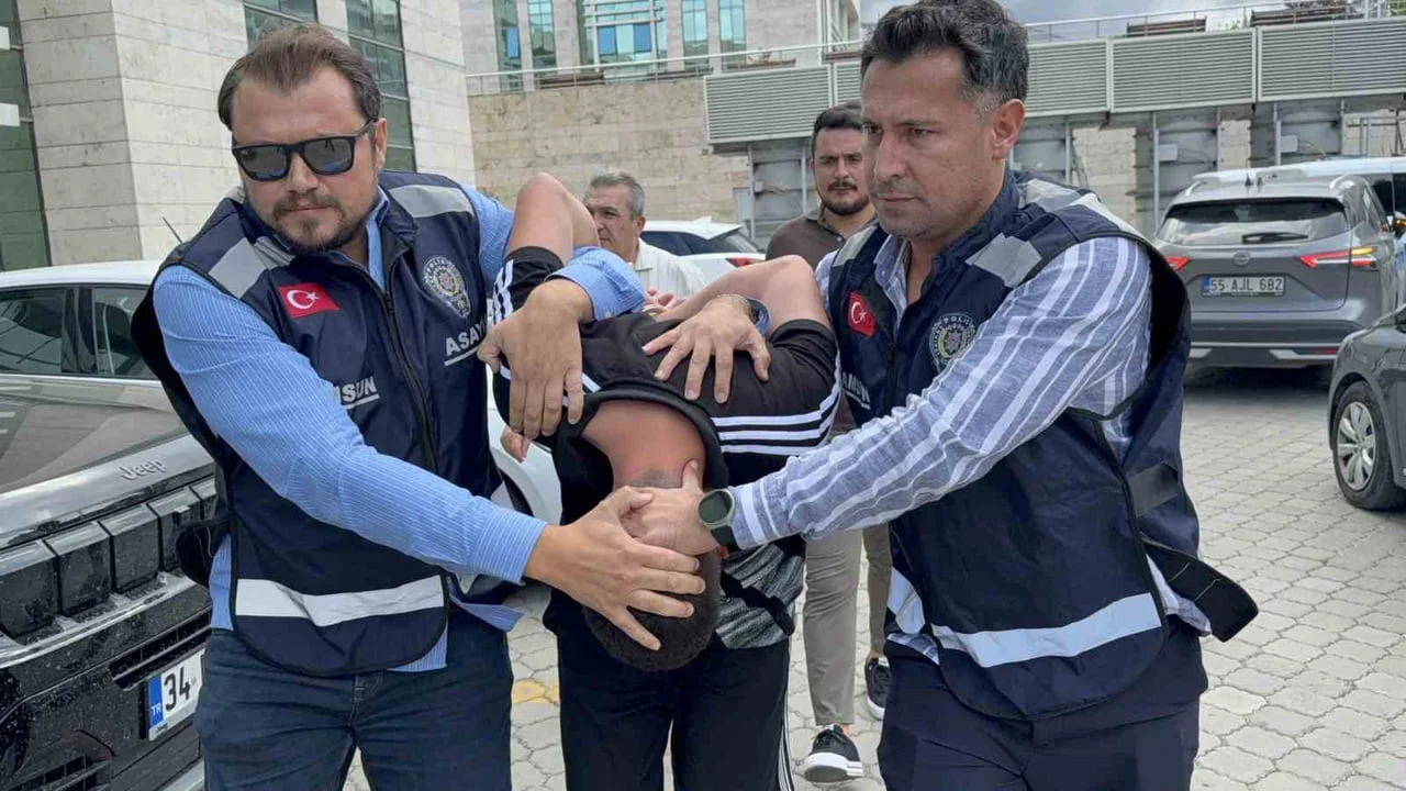 Samsun'da husumetlisi sanılan boş araca silahlı saldırı düzenlendi