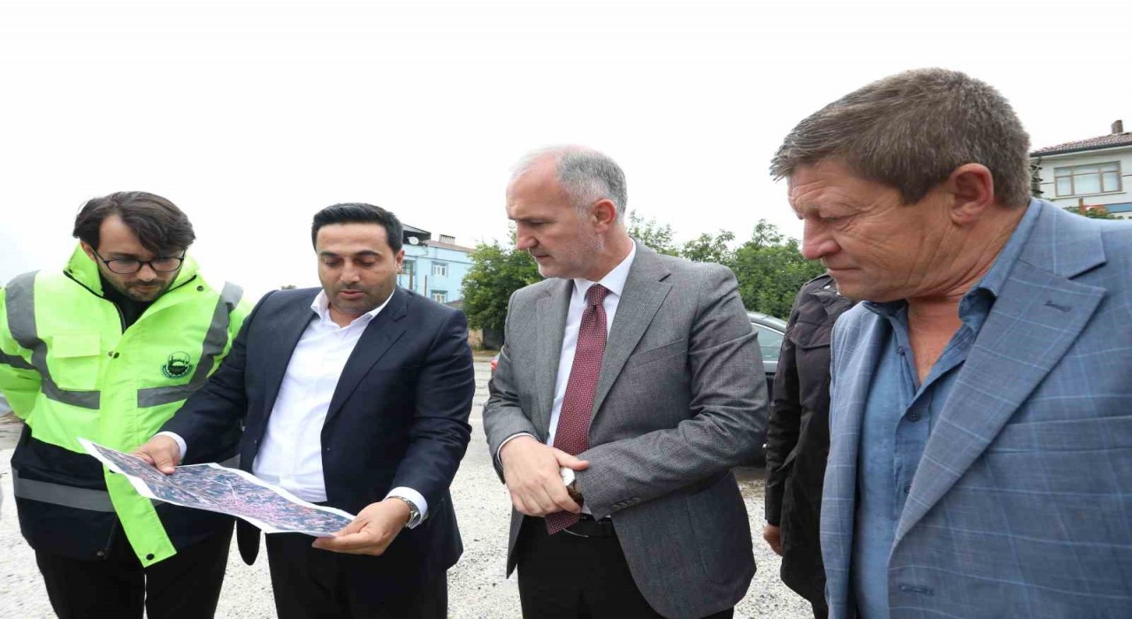 İnegöl Belediyesi Kurşunlu Mahallesi'nde 8 sokakta sathi kaplama yaptı
