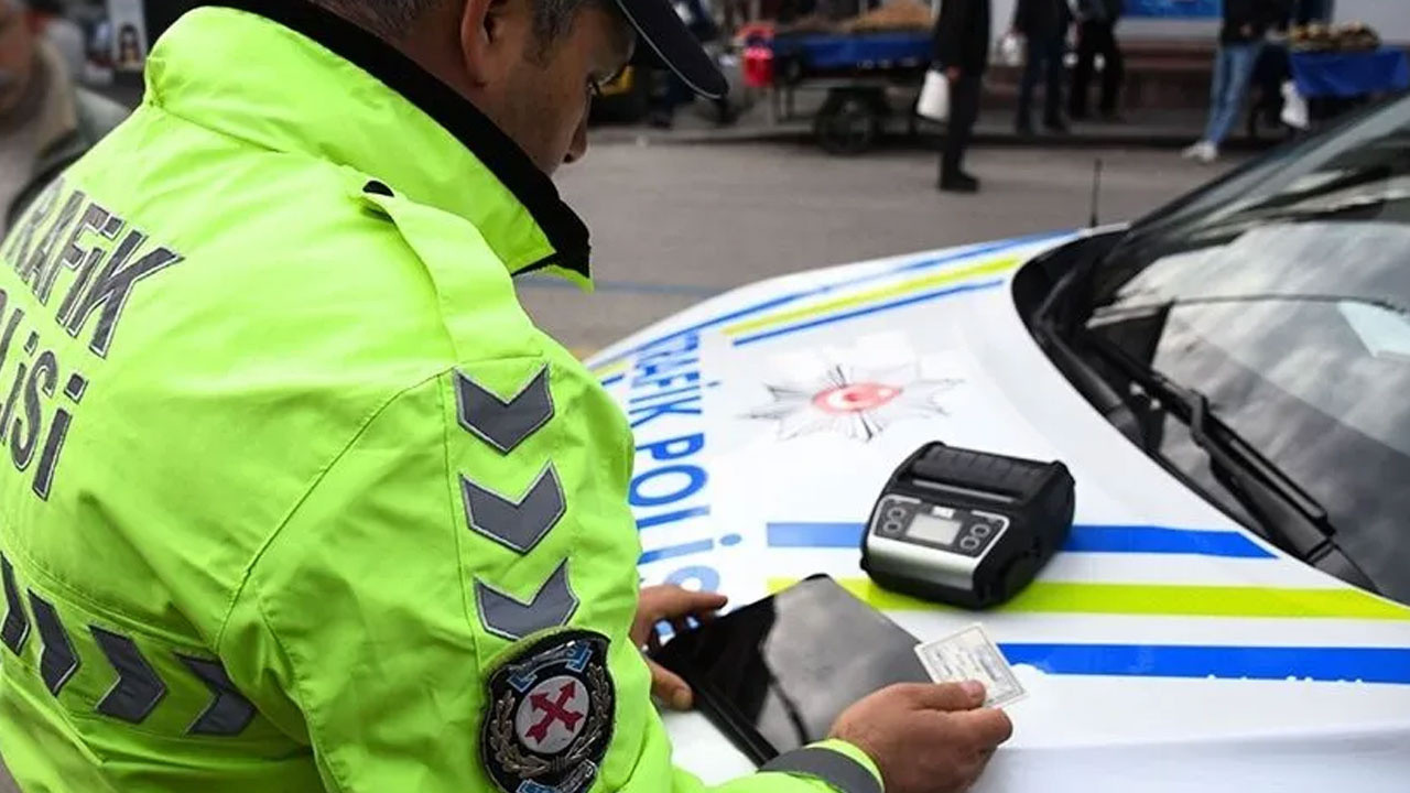 Kayseri'de sosyal medya paylaşımlarıyla tespit edilen 3 sürücüye ceza kesildi