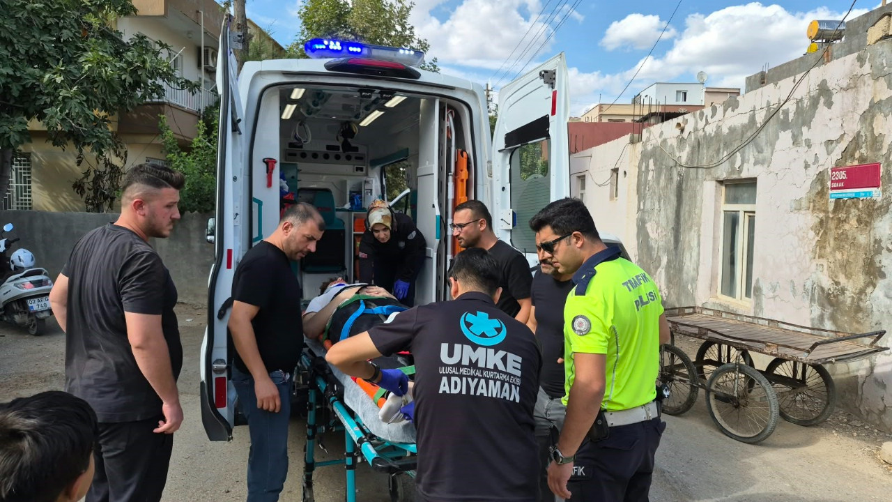 Adıyaman'da motosiklet ile servis aracının çarpışması sonucu 1 kişi yaralandı