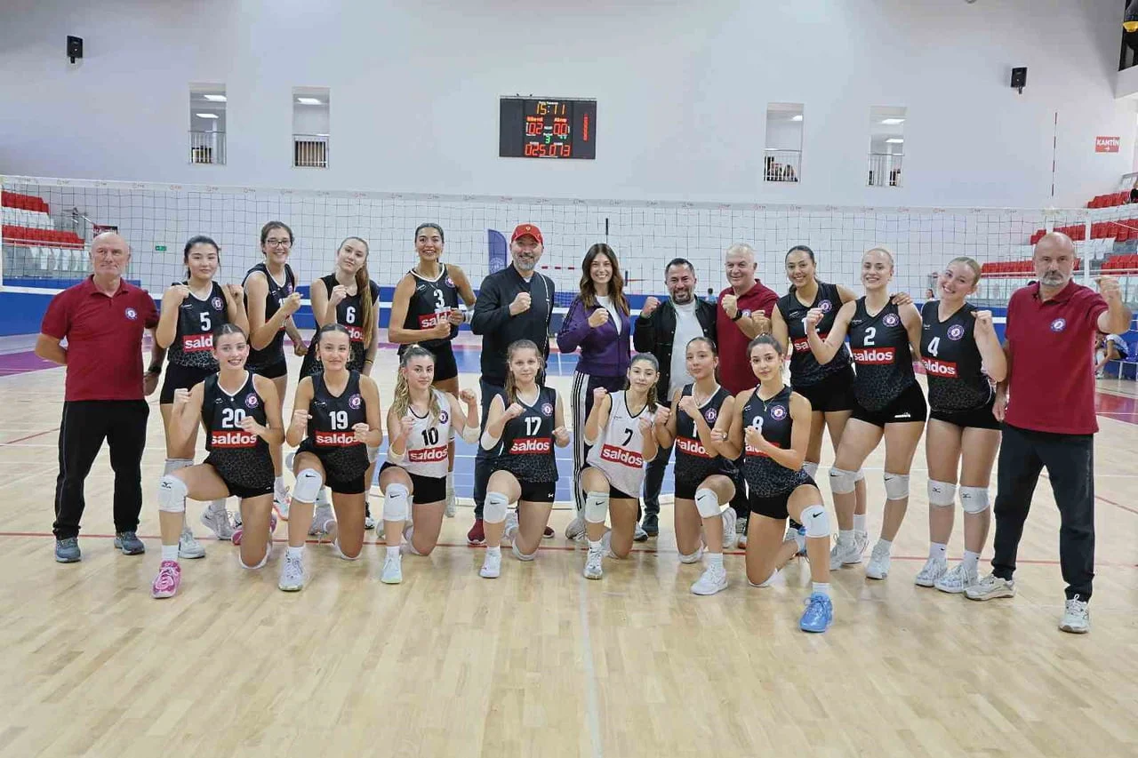 Söke Belediye Saldos Voleybol Altınay Spor'u 3-0 mağlup etti