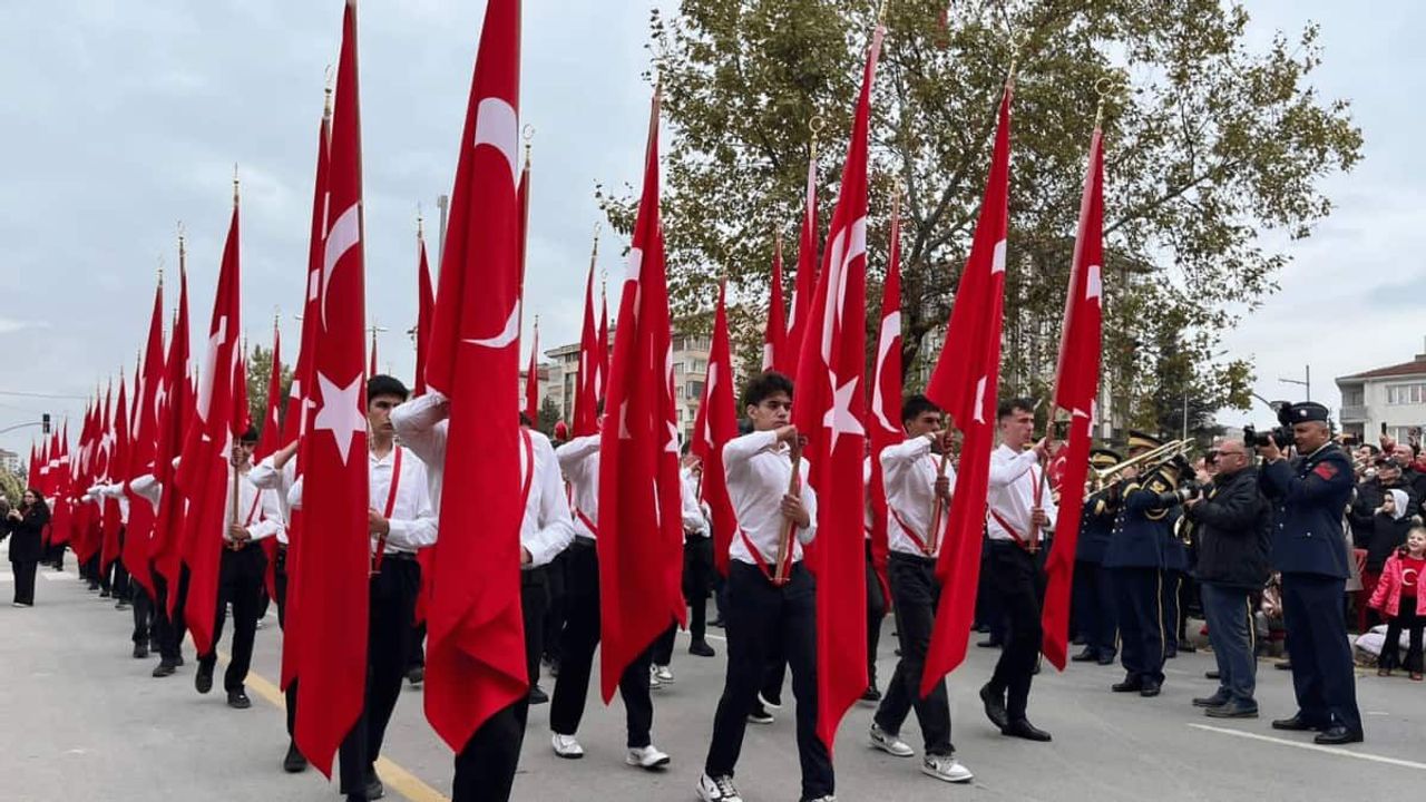Eskişehir'de Cumhuriyet Bayramı'nın 103. yıl dönümü törenlerle kutlandı