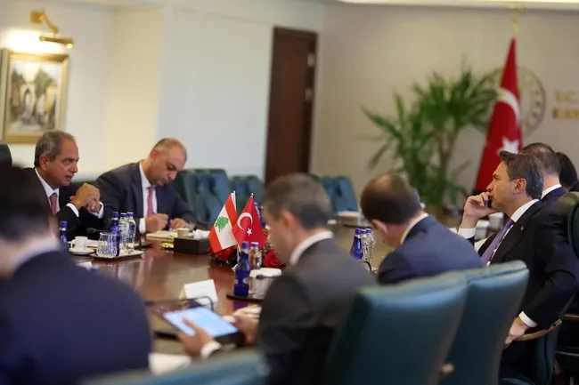 Bakan Bayraktar Lübnanlı mevkidaşı ile enerji iş birliğini görüştü