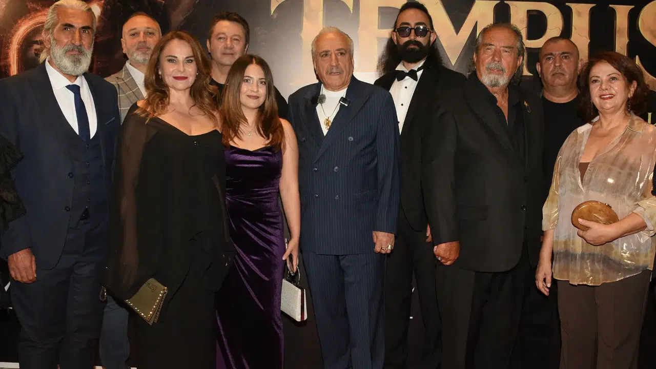 Tempus filmi Mecidiyeköy'de düzenlenen gala ile sinemaseverlerle buluştu