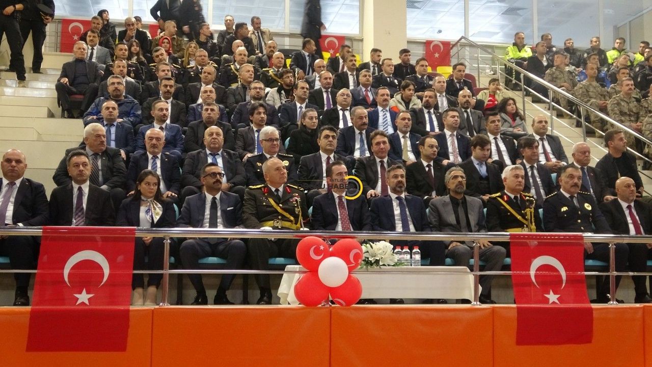 Bitlis ve Ahlat'ta Cumhuriyet Bayramı'nın 103. yılı kutlandı
