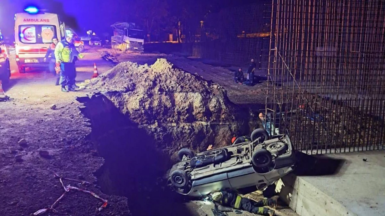 Eskişehir'de yol çalışması çukuruna düşen otomobilde 1 ölü, 5 yaralı
