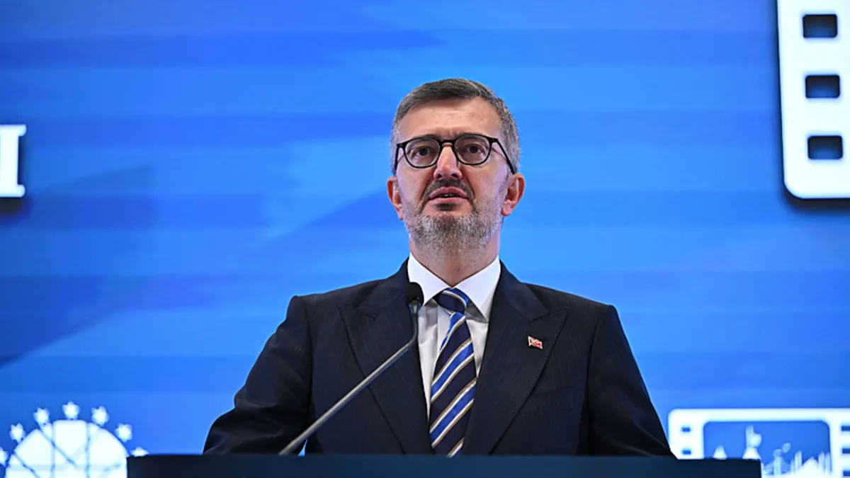 Burhanettin Duran 30 Ağustos Zafer Bayramı'nı kutladı
