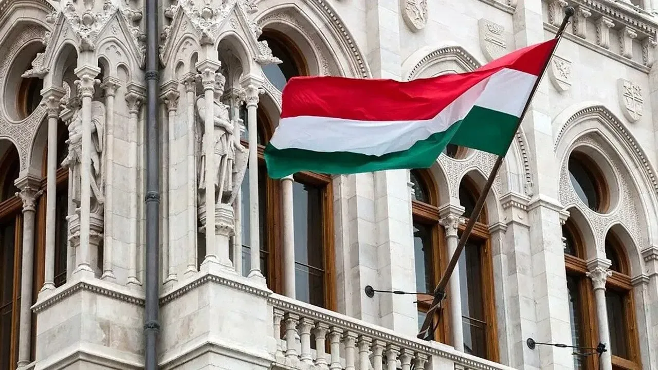 Macaristan Viyana Sözleşmesi ihlali gerekçesiyle 10 Rus diplomatı çıkardı
