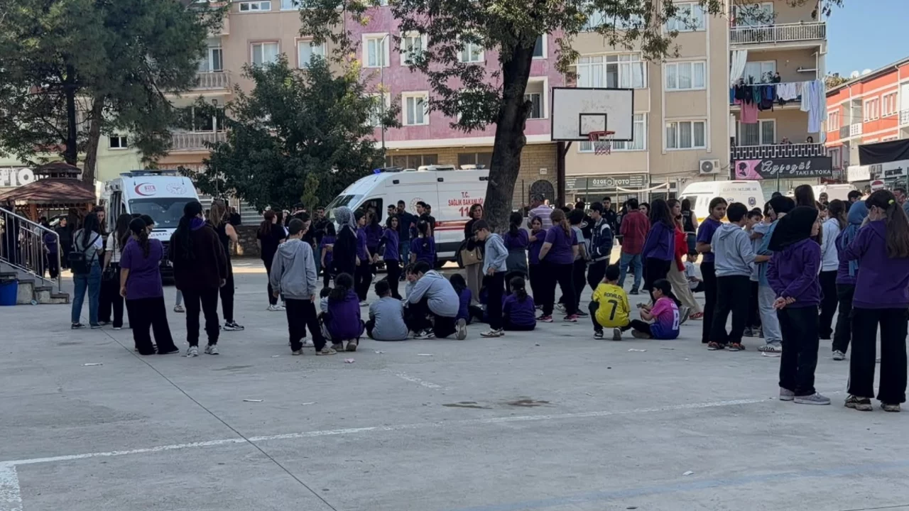 Bursa'da ortaokulda toplu rahatsızlanma: Etkilenen öğrenci sayısı 36'ya çıktı
