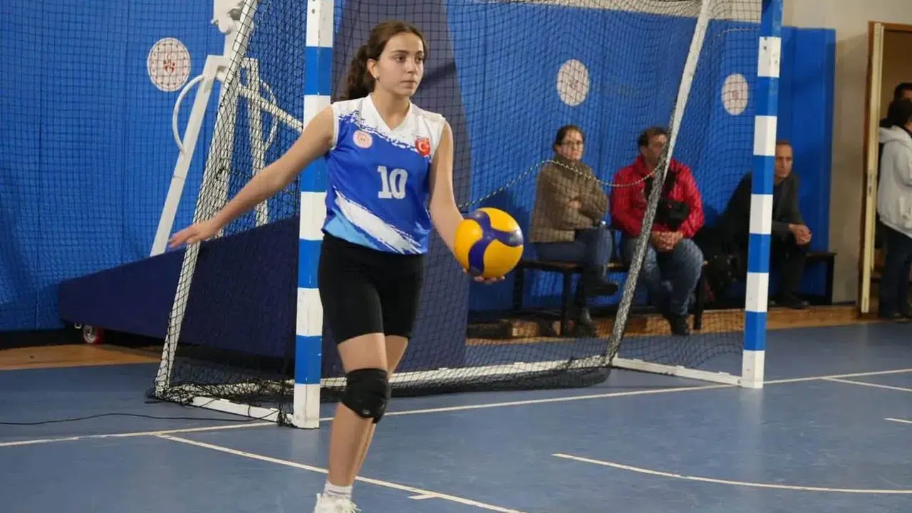 Muğla Menteşe'de Cumhuriyet Bayramı kapsamında voleybol turnuvası düzenlendi