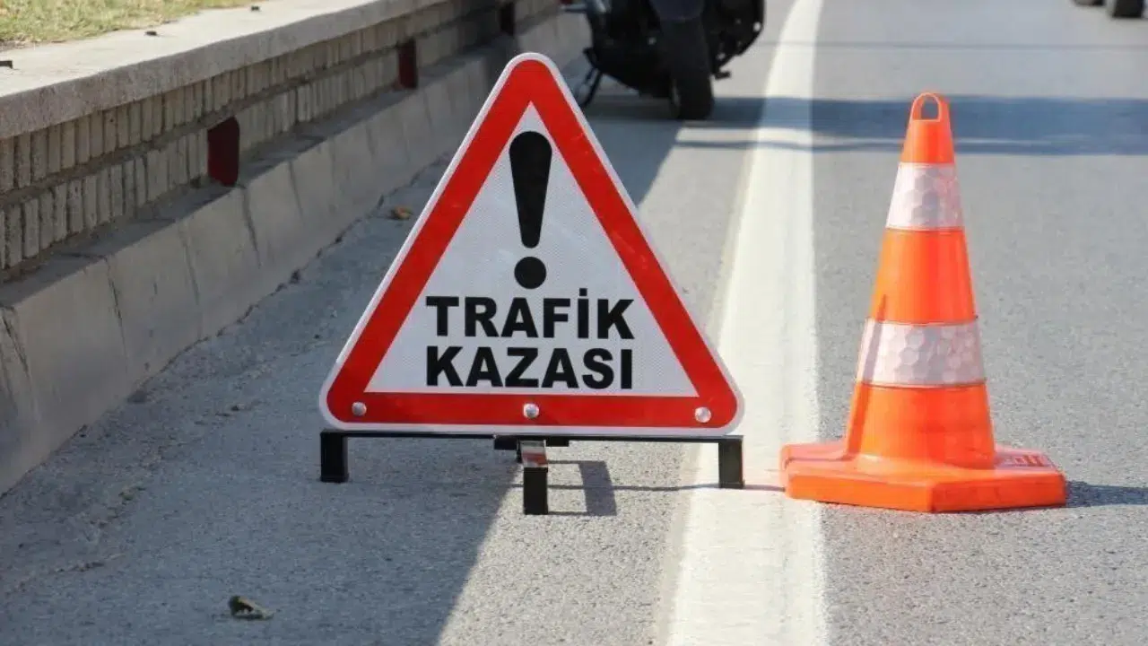 Kastamonu'da otomobil ile hafif ticari aracın çarpışmasında 7 kişi yaralandı