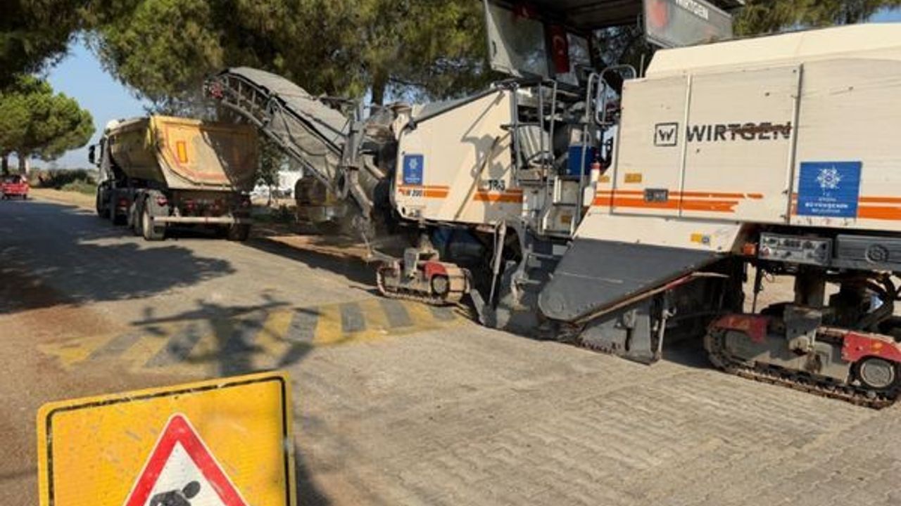 Aydın Büyükşehir Belediyesi 17 ilçede ulaşım çalışmalarını sürdürüyor