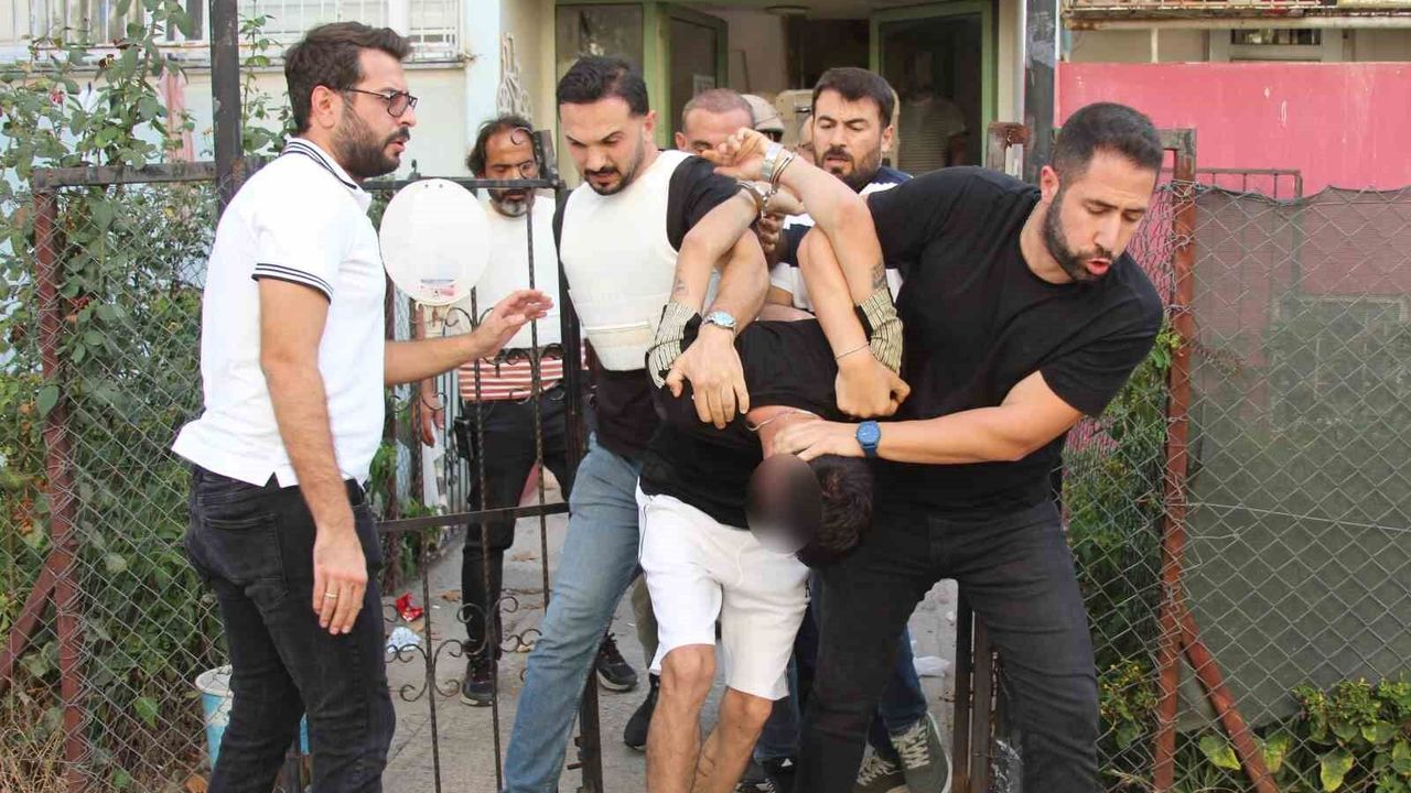 Adana'da polise ateş açıp el bombasıyla direnen firari yakalandı
