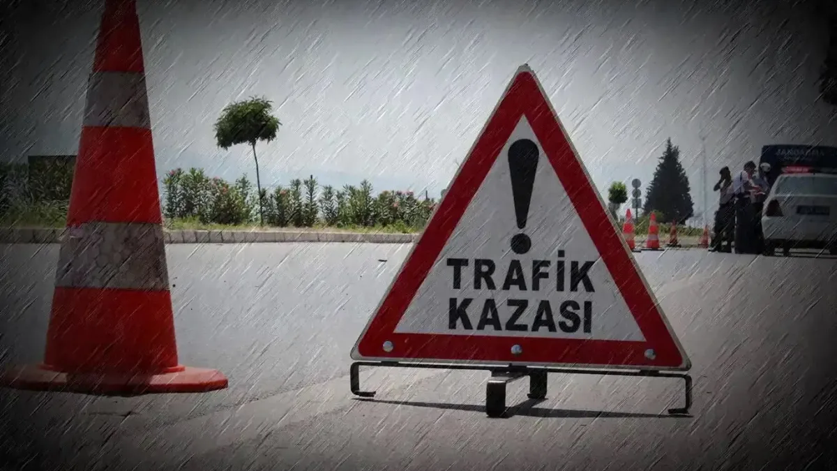 Afyonkarahisar'da iki otomobilin kafa kafaya çarpıştığı kazada 4 kişi öldü