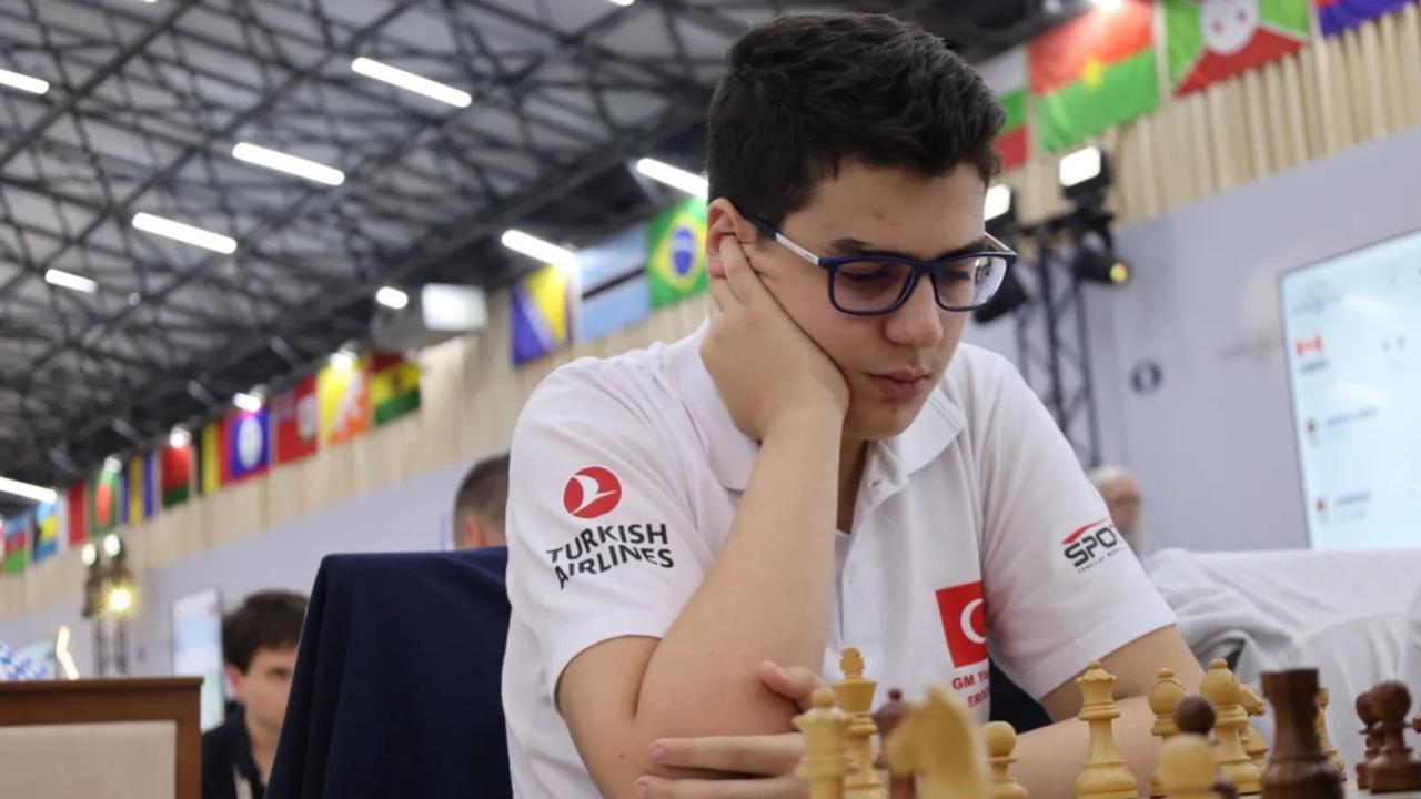 Yağız Kaan Erdoğmuş FIDE Excellence Awards'ta yılın çıkış yapan sporcusu oldu