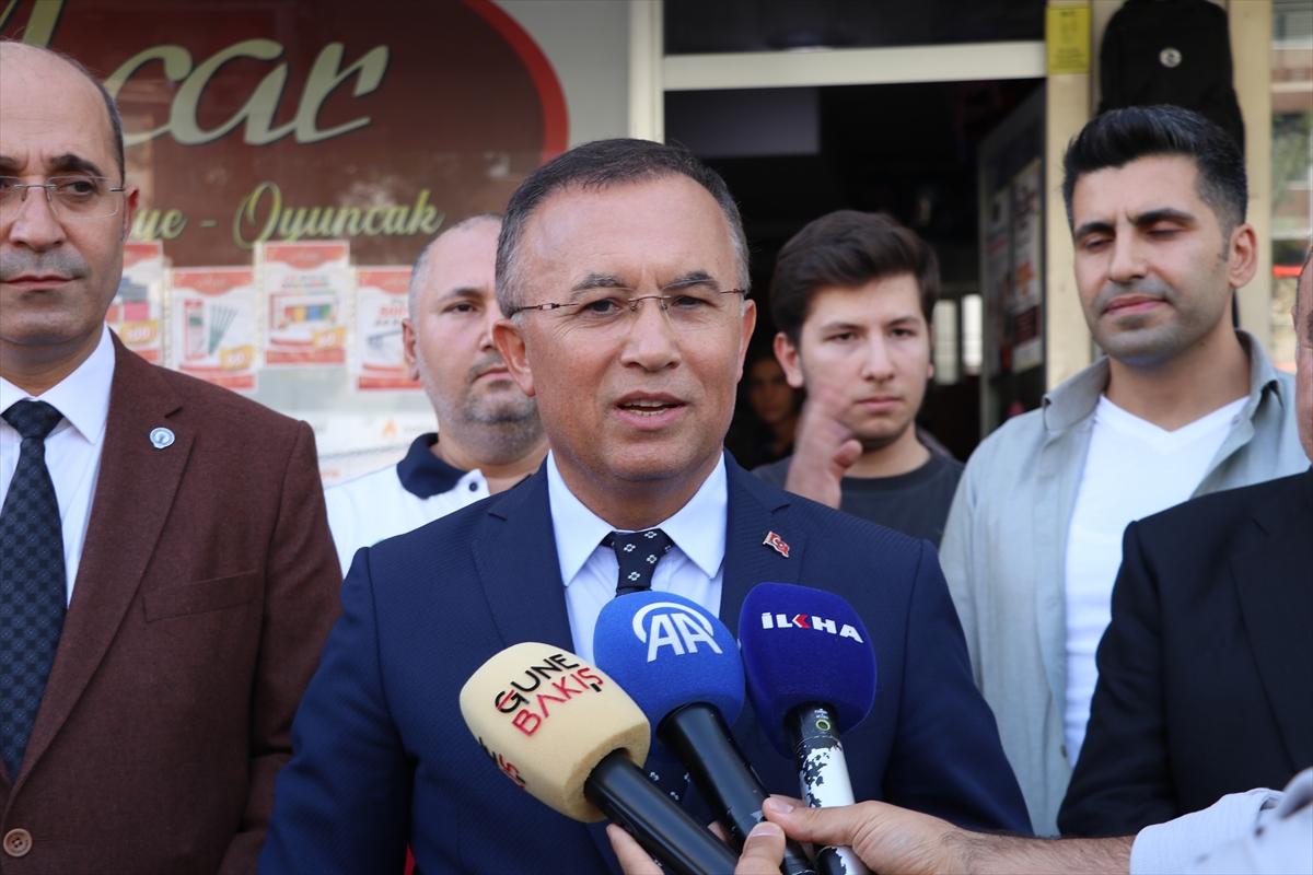 Gaziantep'te ihtiyaç sahibi öğrencilere 28 bin kırtasiye kartı dağıtıldı