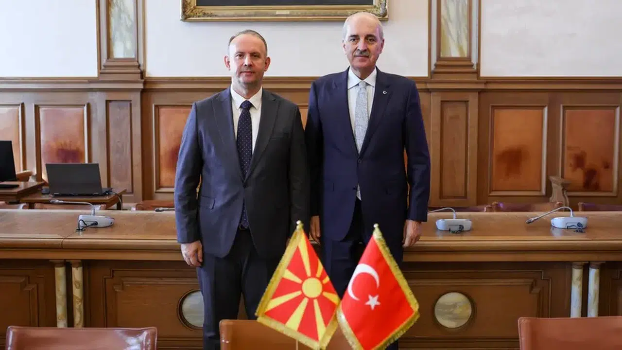 Kurtulmuş Roma'da Kuzey Makedonya Meclis Başkanı ile bir araya geldi
