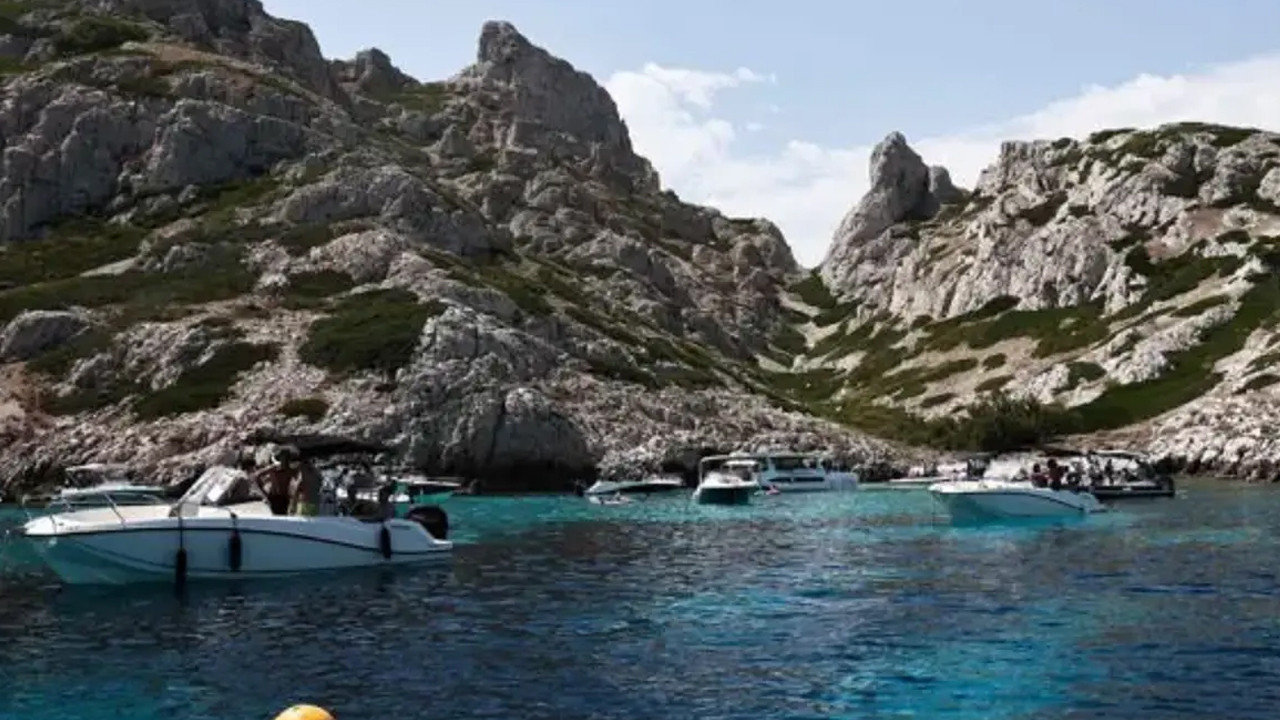 Cannes açıklarında tekne ve bot çarpışmasında 11 kişi yaralandı