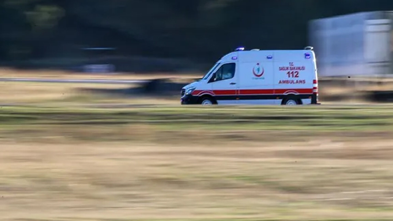 Düzce'de devrilen traktör römorkunda 3'ü çocuk 4 kişi yaralandı