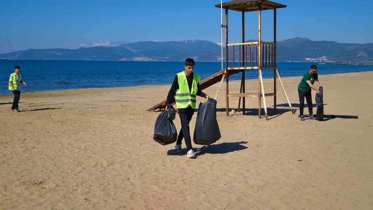 Selçuk'ta öğrenciler Cumhuriyet ve çevre bilinci için bisiklet turu yaptı