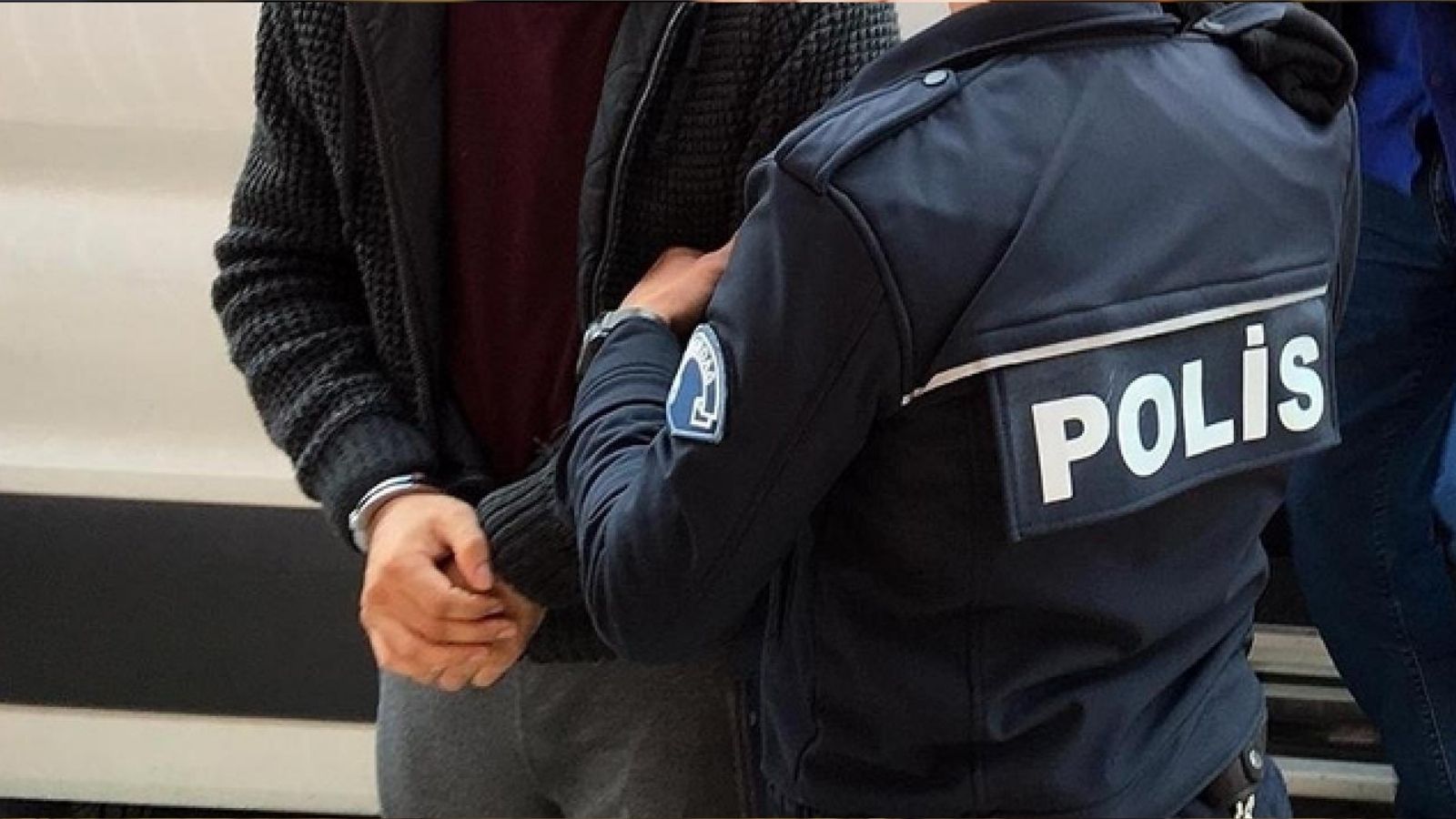 Diyarbakır'da düzenlenen uyuşturucu operasyonunda 2 bin 776 sentetik ecza ele geçirildi