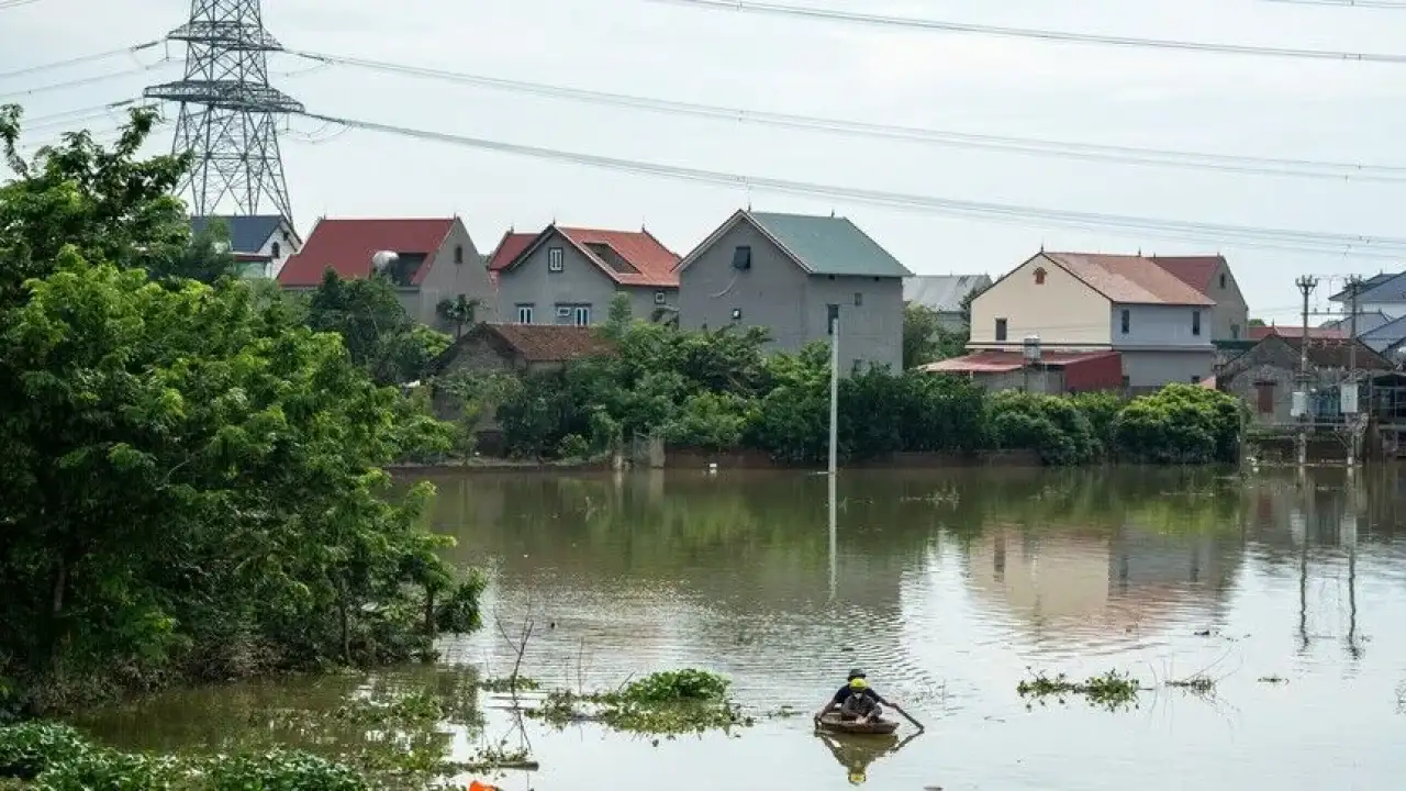 Vietnam'ın kuzeyinde şiddetli yağışlar 2 binden fazla evi su altında bıraktı